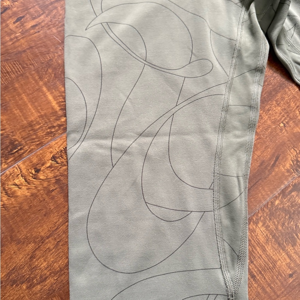 lululemon Align High Rise Crop 23” Scripted Yogo Army Green/Dark Oliv - Picture 2 of 5
